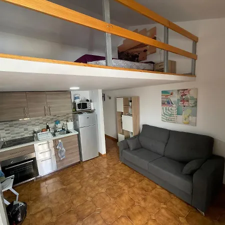 Apartment Aircon Cristianos, Quiet Zone, Chipeque